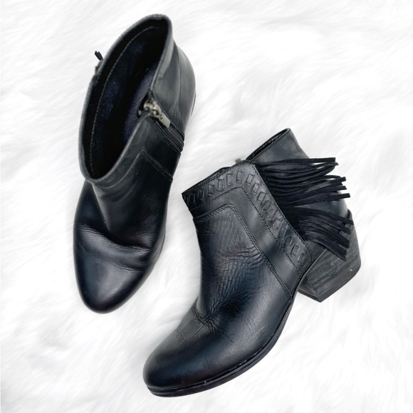 Clarks black leather fringe braided chunky block heel ankle booties boots 7M - Picture 1 of 8